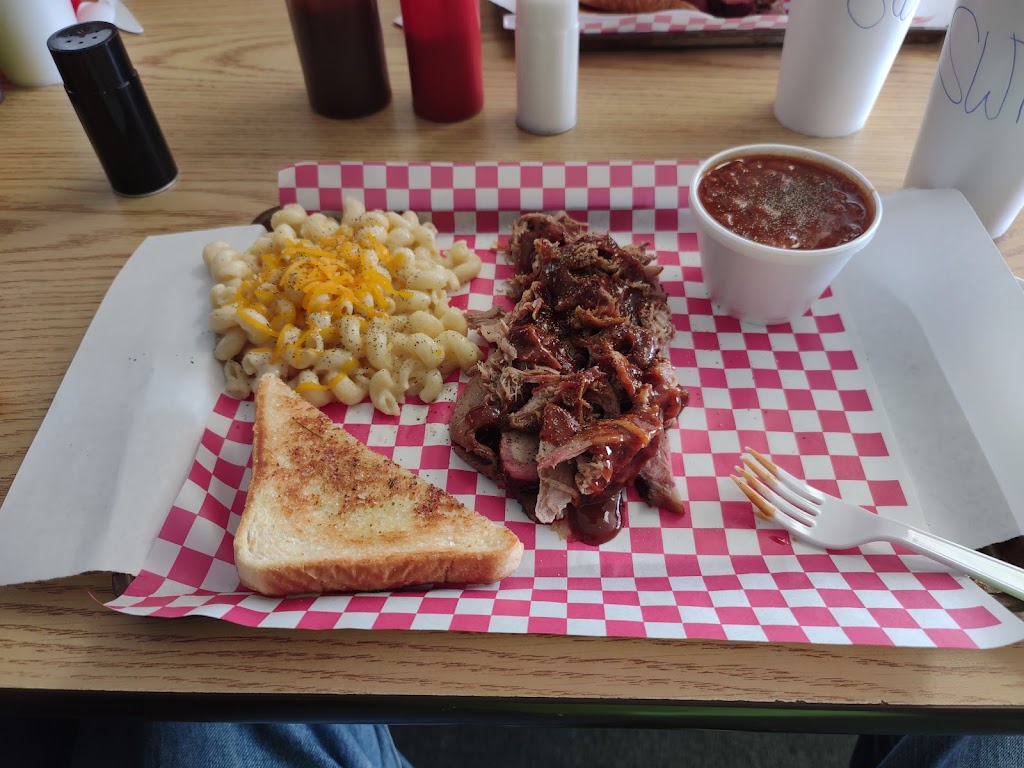 Trinity Smokehouse BBQ | restaurant | 1219 E 1st St, Pratt, KS 67124, USA | 6205086141 OR +1 620-508-6141