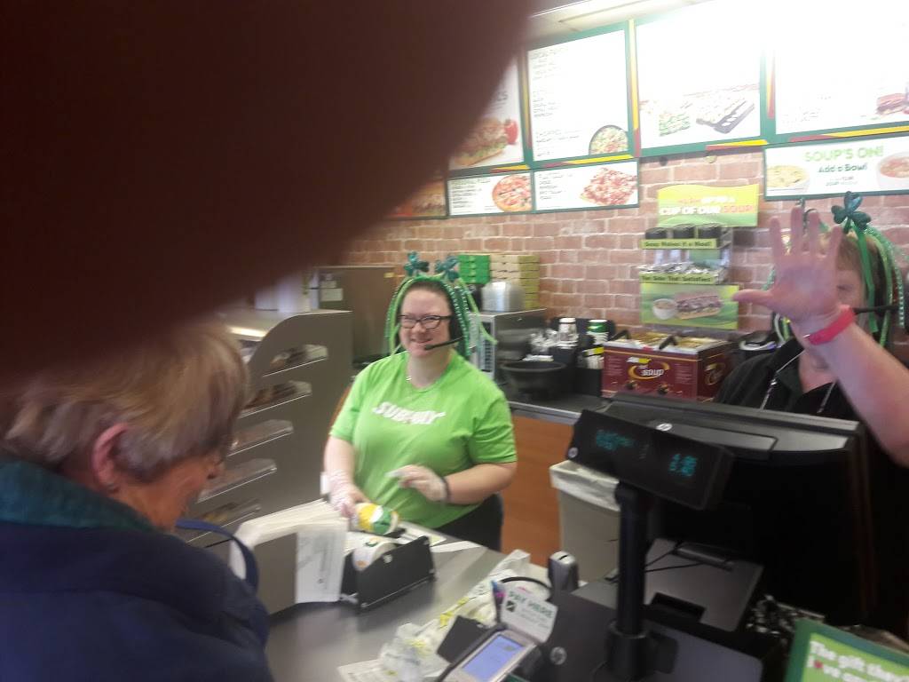 Subway Restaurants | restaurant | 7569 E US Hwy 36, Avon, IN 46123, USA | 3172727359 OR +1 317-272-7359