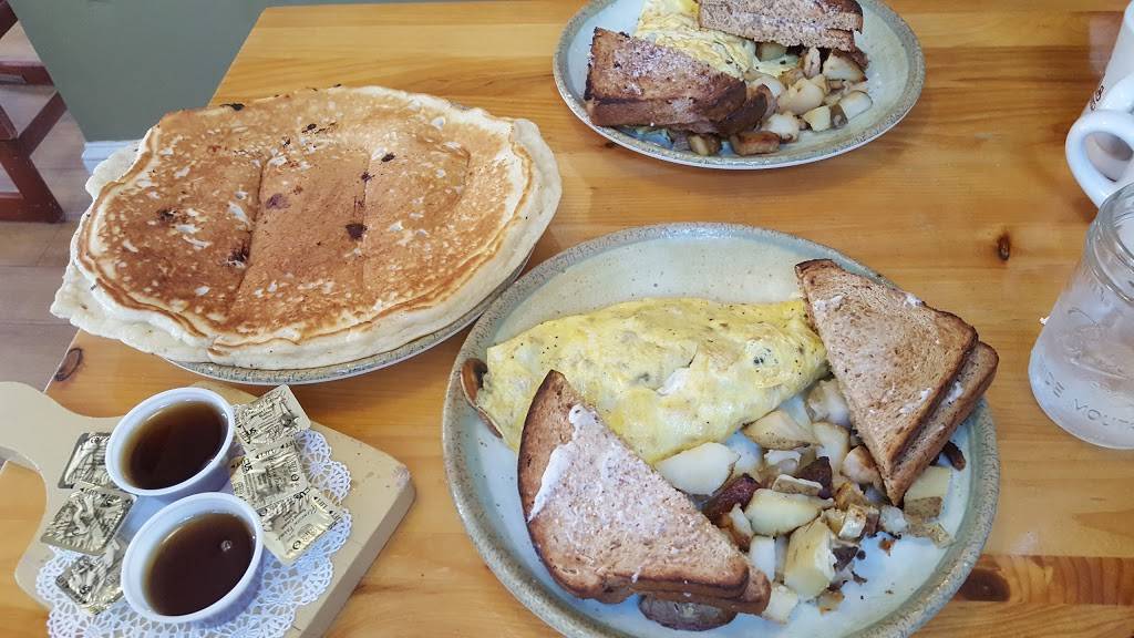 Foot Hills of Warner | restaurant | 15 E Main St, Warner, NH 03278, USA | 6034562140 OR +1 603-456-2140