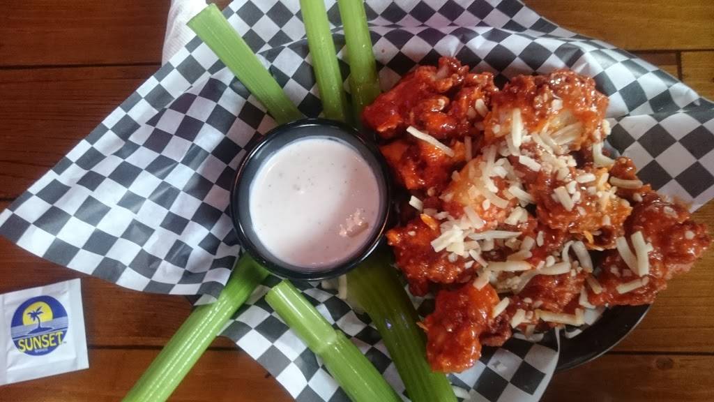 The WingD Nut | restaurant | 720 E Campbell Rd, Richardson, TX 75081, USA | 9728076217 OR +1 972-807-6217