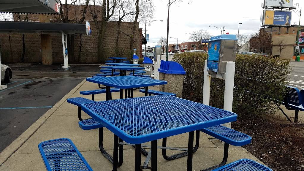 Superdawg Drive-In | restaurant | 6363 N Milwaukee Ave, Chicago, IL 60646, USA | 7737630660 OR +1 773-763-0660