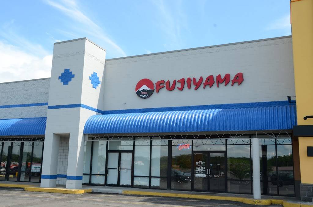 Fujiyama Japanese Steakhouse | restaurant | 1233 W Morton Ave, Jacksonville, IL 62650, USA | 2172438688 OR +1 217-243-8688