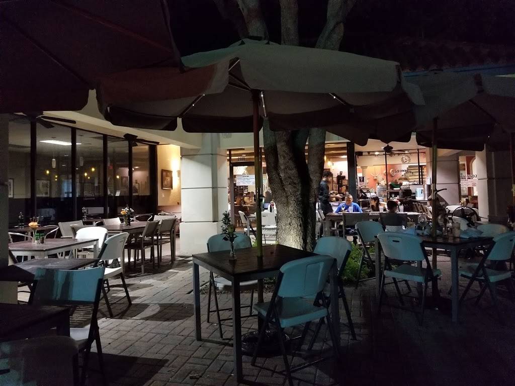 La Fontana Pizzeria & Italian Restaurant | restaurant | 2888 N University Dr, Coral Springs, FL 33065, USA | 9545755502 OR +1 954-575-5502