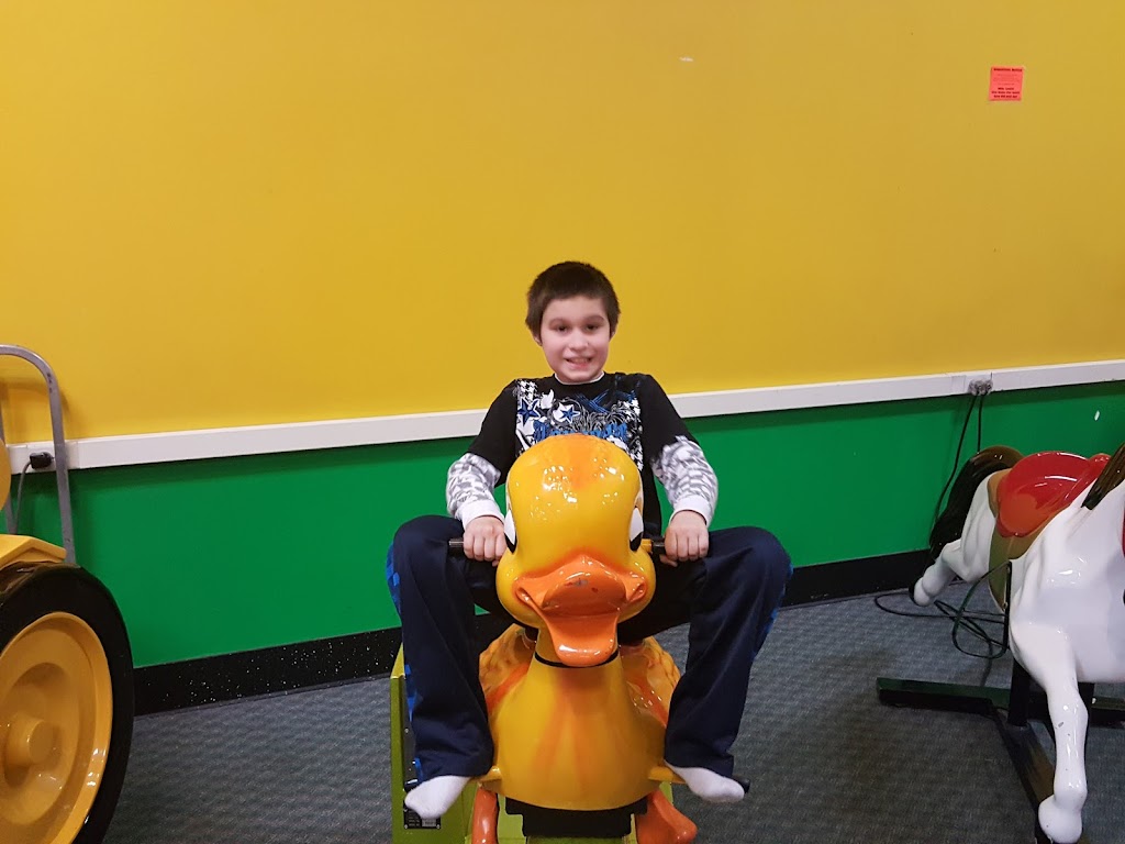 Kids Castle Family Fun Center | restaurant | Redners Shopping center--Behind chicago restaurant, 1193 Airport Rd, Allentown, PA 18109, USA | 6104351432 OR +1 610-435-1432