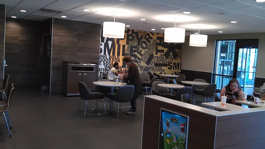 McDonalds | cafe | 11382 N US Hwy 441, Orlando, FL 32837, USA | 4072407594 OR +1 407-240-7594
