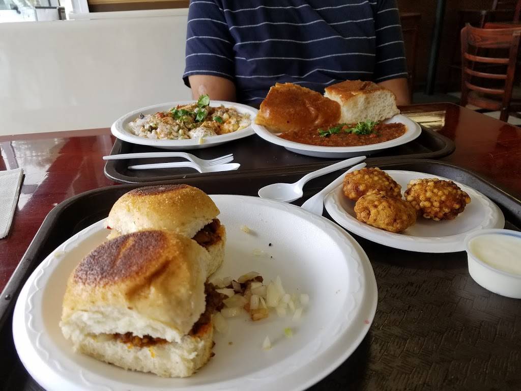 Mumbai Ki Galliyon Se | restaurant | 4008, 17705 Pioneer Blvd, Artesia, CA 90701, USA | 5628606699 OR +1 562-860-6699