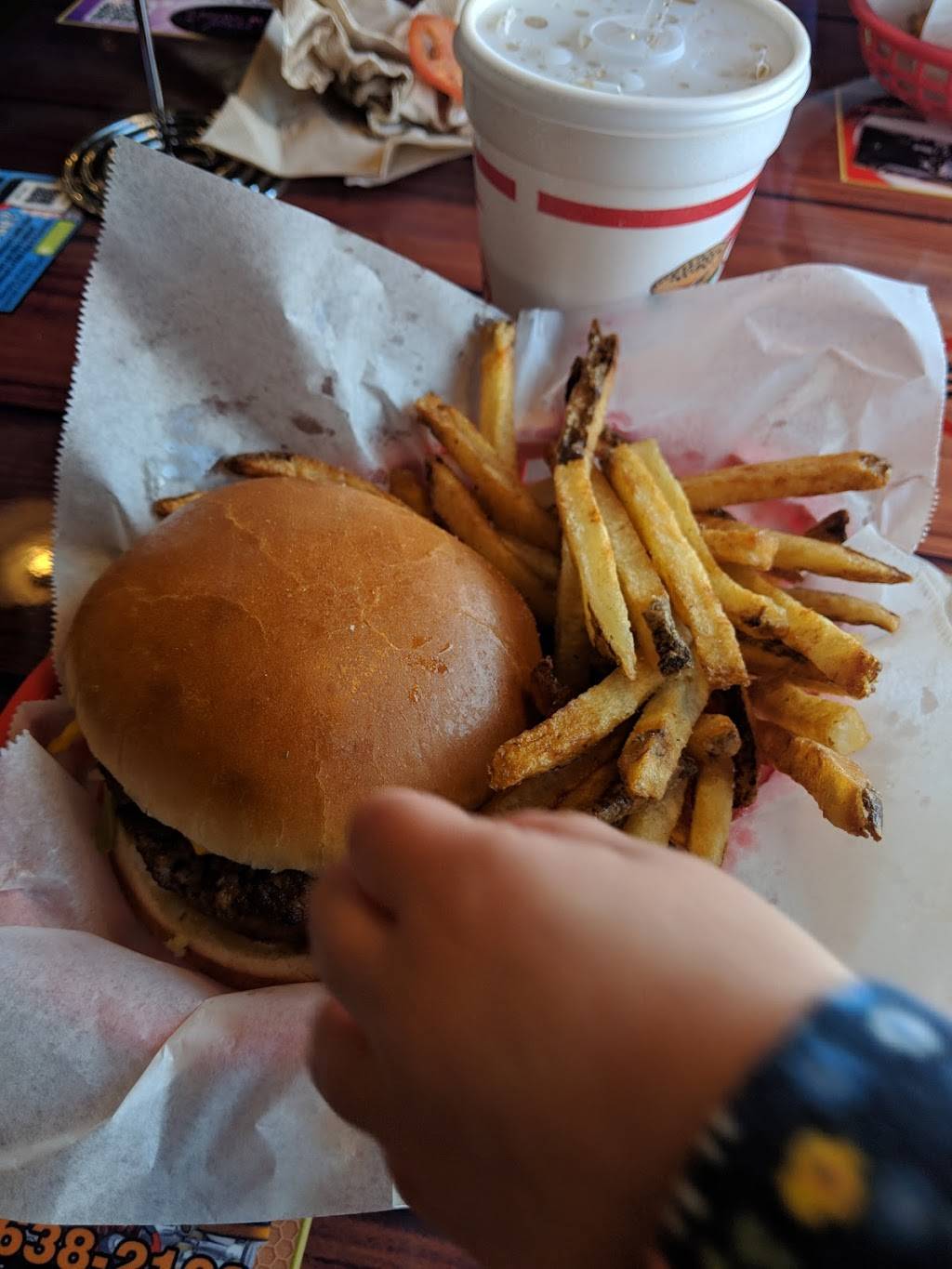 Fosters Grille | restaurant | 2975 Shasho Pl, Waldorf, MD 20603, USA | 3013749474 OR +1 301-374-9474