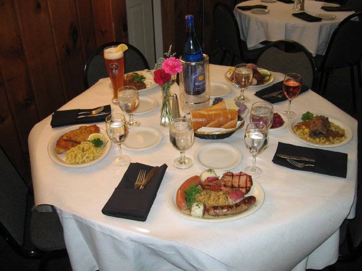 Wegners St Martins Inn | restaurant | 11318 W St Martins Rd, Franklin, WI 53132, USA | 4144259971 OR +1 414-425-9971