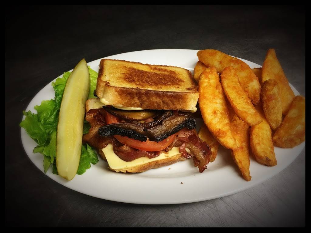 Jonesys local | restaurant | 1801 Ward Ave #240, Hudson, WI 54016, USA | 7158080009 OR +1 715-808-0009