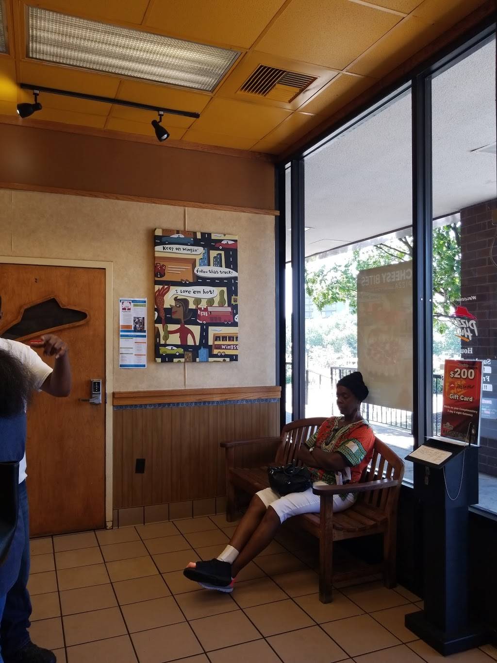 Pizza Hut | restaurant | 1501 Maryland Ave NE A&B, Washington, DC 20002, USA | 2023963300 OR +1 202-396-3300