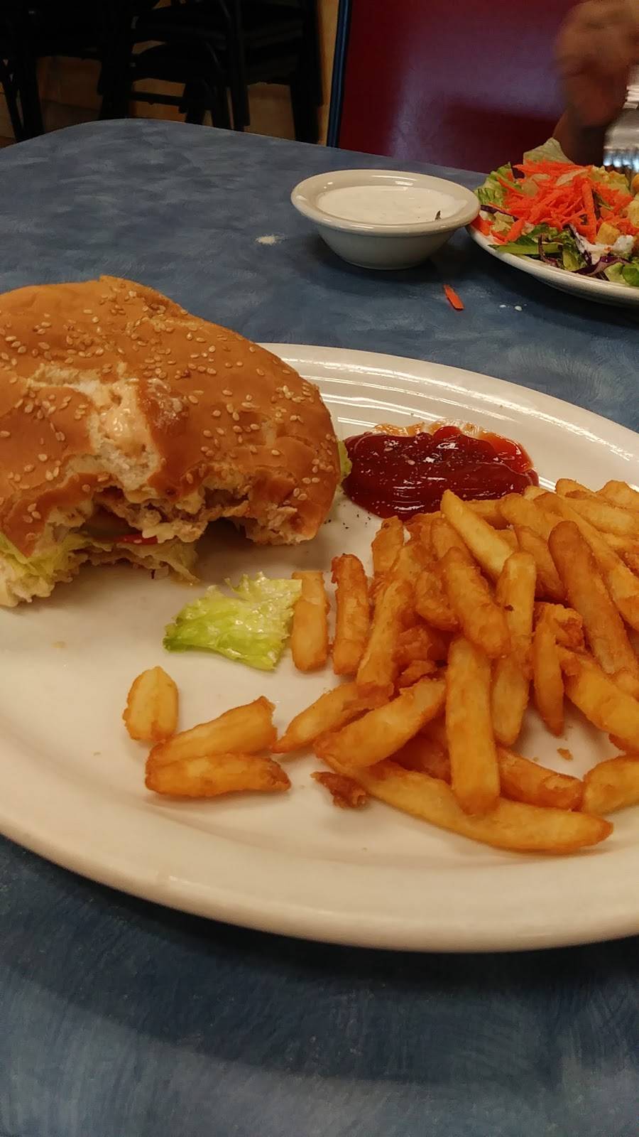 Brandons Diner | restaurant | 2407 S Vineyard Ave, Ontario, CA 91761, USA | 9099473494 OR +1 909-947-3494