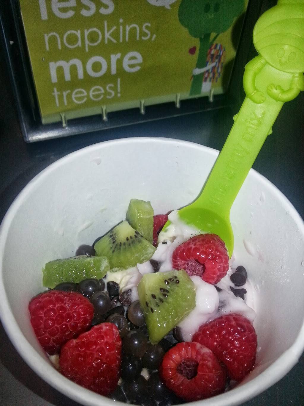 Menchies Frozen Yogurt | bakery | 19171 SE Mill Plain Blvd #107, Vancouver, WA 98683, USA | 3605974055 OR +1 360-597-4055