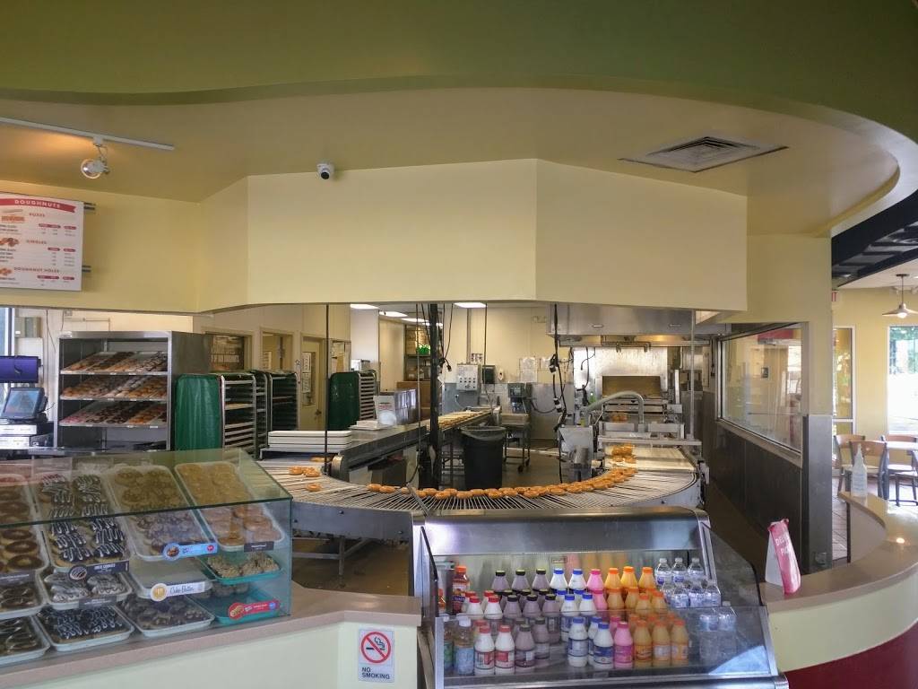 Krispy Kreme | bakery | 2600 S Cooper St, Arlington, TX 76015, USA | 8174600792 OR +1 817-460-0792