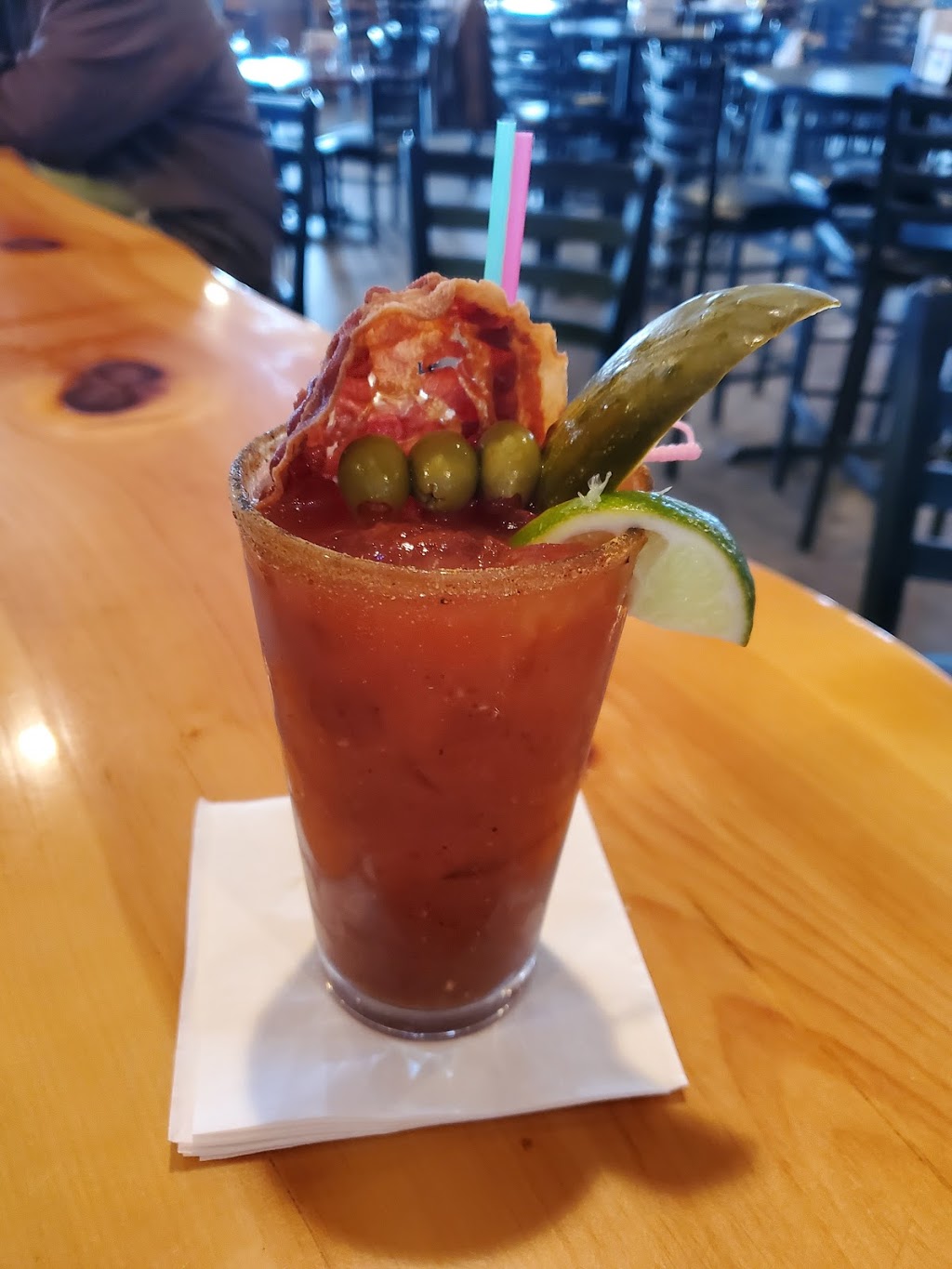 Stringers Bar & Grill | restaurant | 3703 W 8th St, Yankton, SD 57078, USA | 6056892424 OR +1 605-689-2424