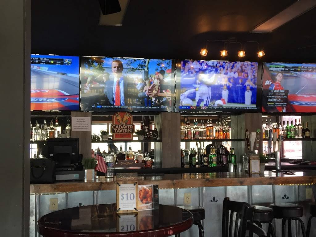 The Hangout Bar & Grill | restaurant | 6060 Veterans Pkwy, Columbus, GA 31909, USA | 7062214157 OR +1 706-221-4157