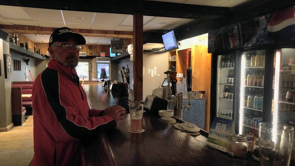 Armors Ale House | restaurant | 3225 River St, Alvinston, ON N0N 1A0, Canada | 5198989990 OR +1 519-898-9990