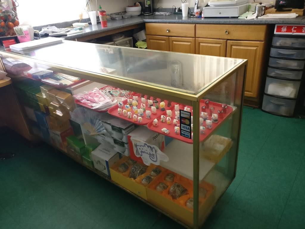 Lums Chop Suey | restaurant | 23634 Van Born Rd, Dearborn Heights, MI 48125, USA | 3132922454 OR +1 313-292-2454