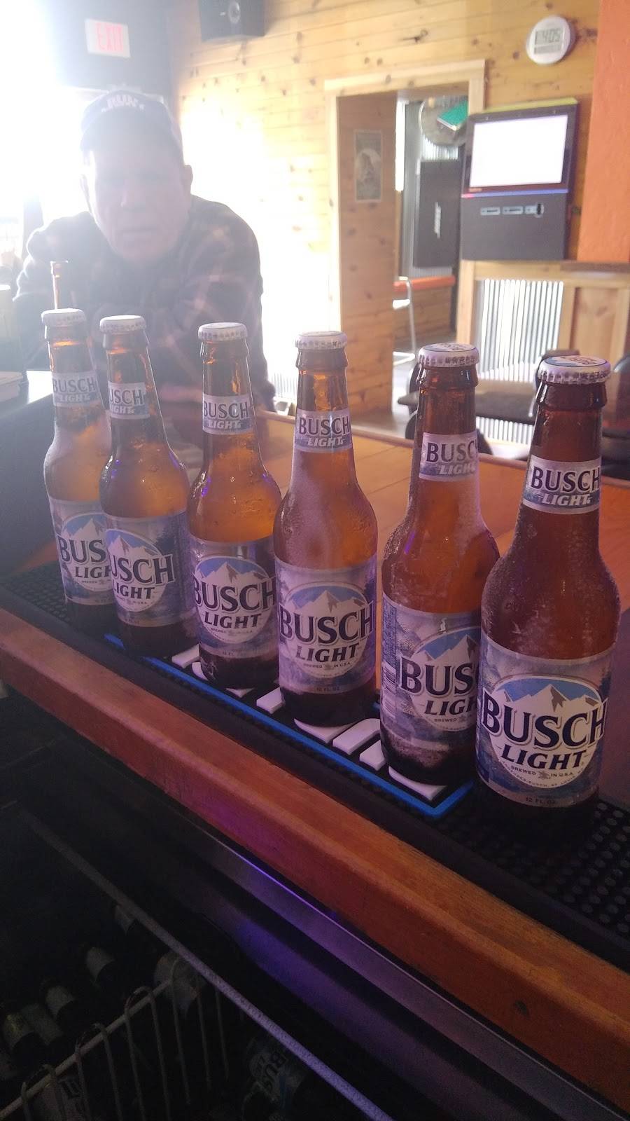 Foxys Chill and Grill | restaurant | 347 E Main St, Central City, IA 52214, USA | 3194383333 OR +1 319-438-3333