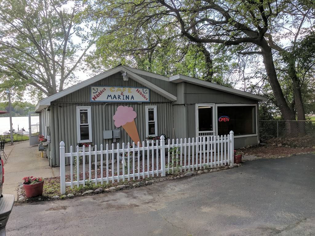 Nibbles | restaurant | 59270 S Burr Oak Rd, Colon, MI 49040, USA | 7738168928 OR +1 773-816-8928