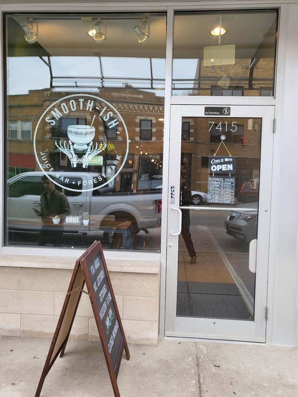 Smooth-Ish | restaurant | 7415 Madison St, Forest Park, IL 60130, USA | 7083748099 OR +1 708-374-8099