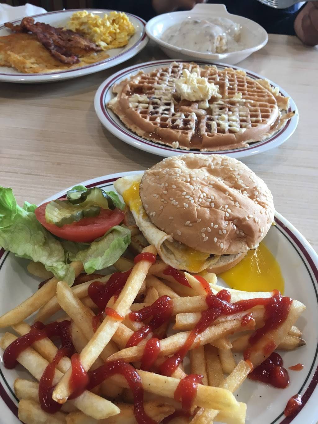 Huddle House | meal takeaway | 473 Kempsville Rd #110, Chesapeake, VA 23320, USA | 7574109091 OR +1 757-410-9091