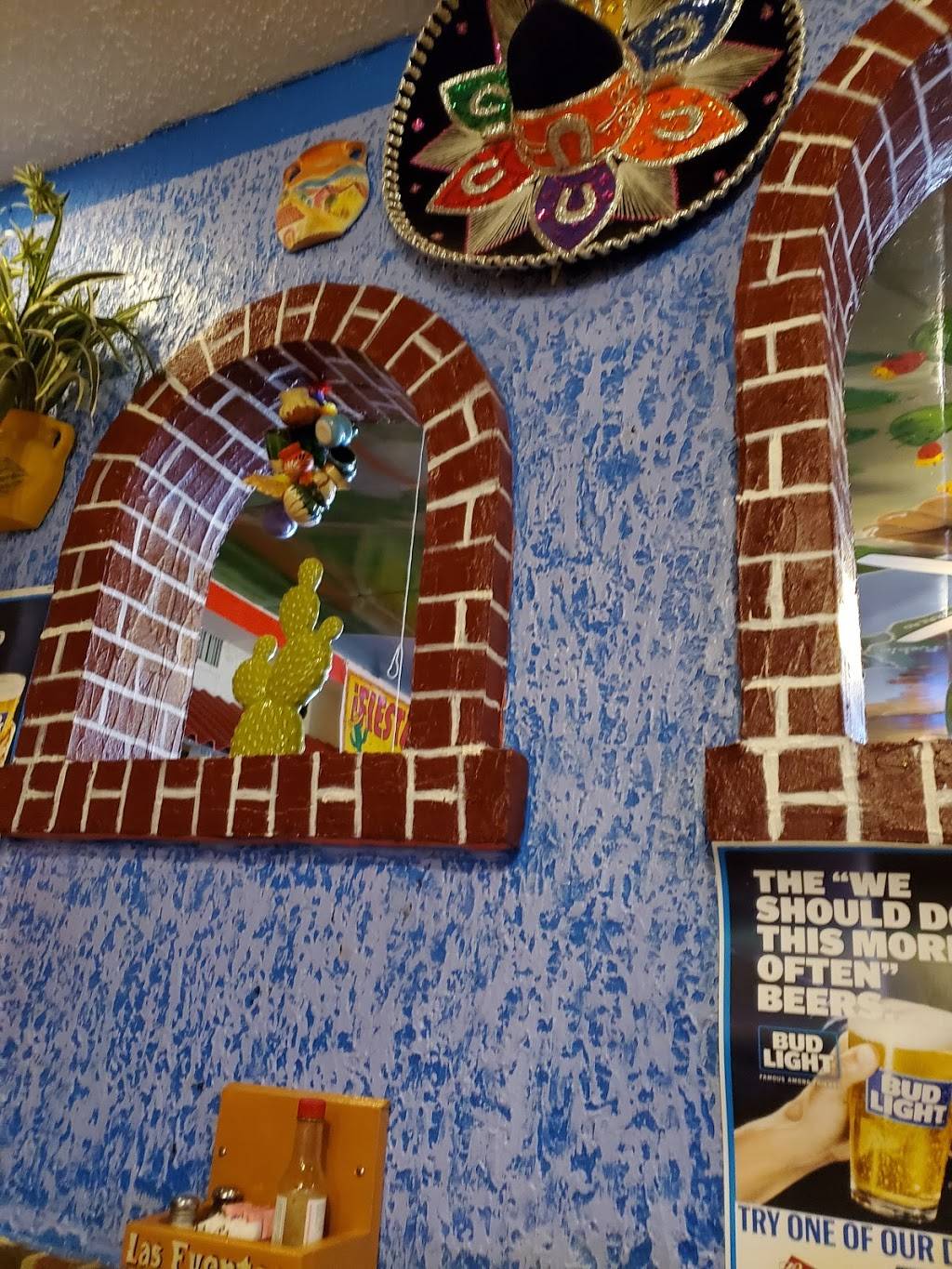 Las Fuentes Mexican Restaurant | restaurant | 680 N Hwy 67, Florissant, MO 63031, USA | 3148315057 OR +1 314-831-5057