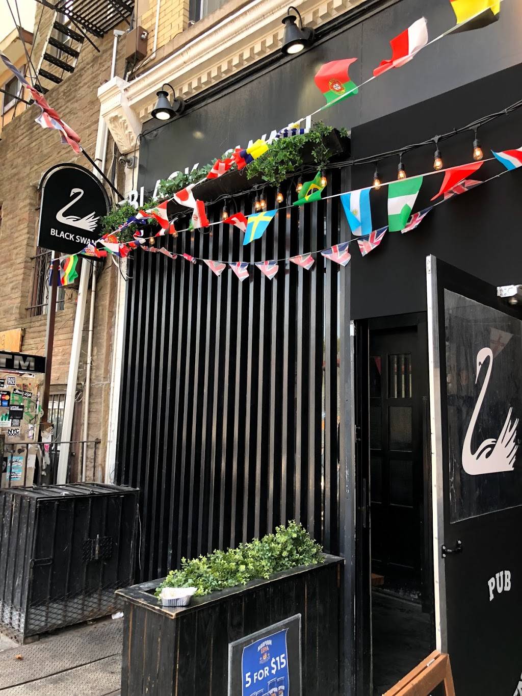 Black Swan | restaurant | 1048 Bedford Ave, Brooklyn, NY 11205, USA | 7187834744 OR +1 718-783-4744