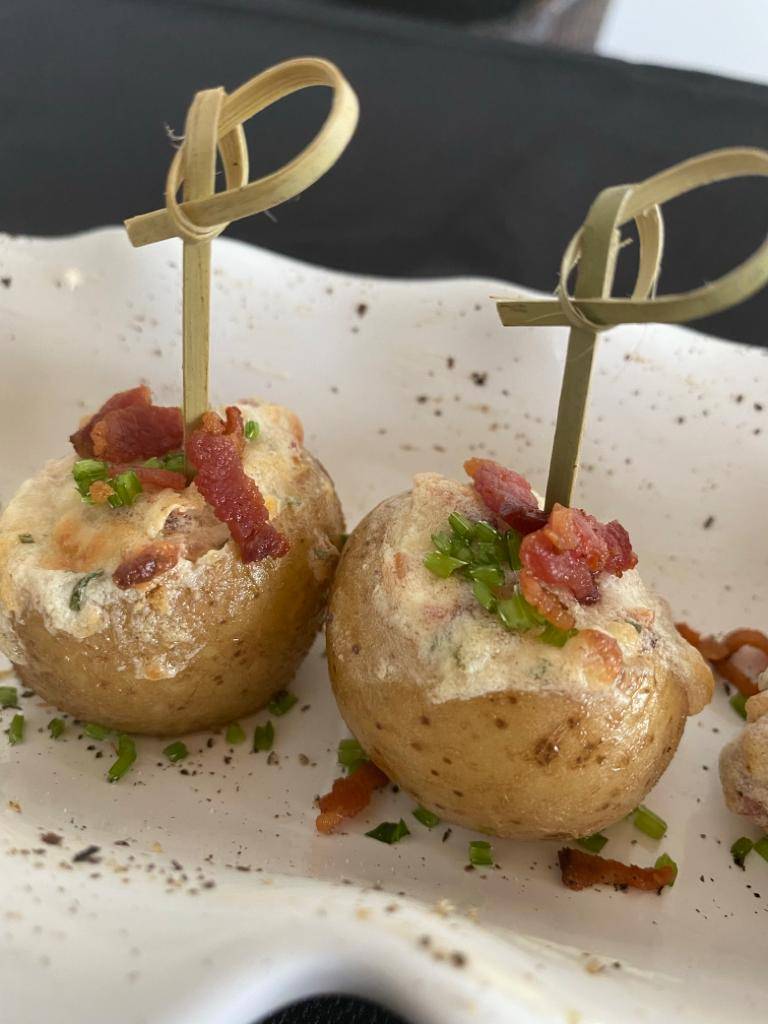 Bamboo Island Bar | restaurant | 119 Bridge St, Bradenton Beach, FL 34217, USA | 9418036416 OR +1 941-803-6416