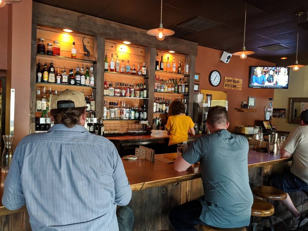 Tabor Tavern | restaurant | 5325 E Burnside St, Portland, OR 97215, USA | 5032083544 OR +1 503-208-3544