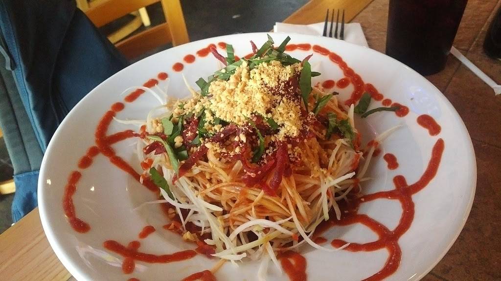 Pho Ngon | restaurant | 2215 Ayrsley Town Blvd, Charlotte, NC 28273, USA | 7049006319 OR +1 704-900-6319