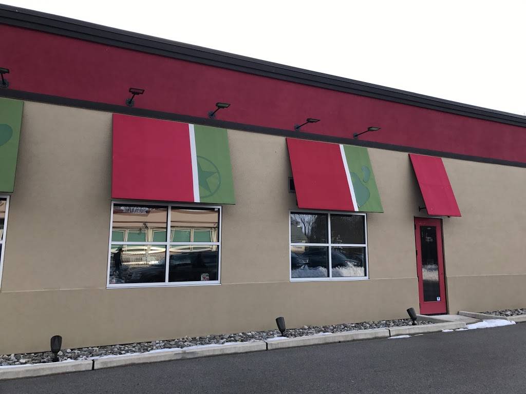 Chilis Grill & Bar | meal takeaway | 312 Lancaster Ave, Wayne, PA 19087, USA | 6106871001 OR +1 610-687-1001