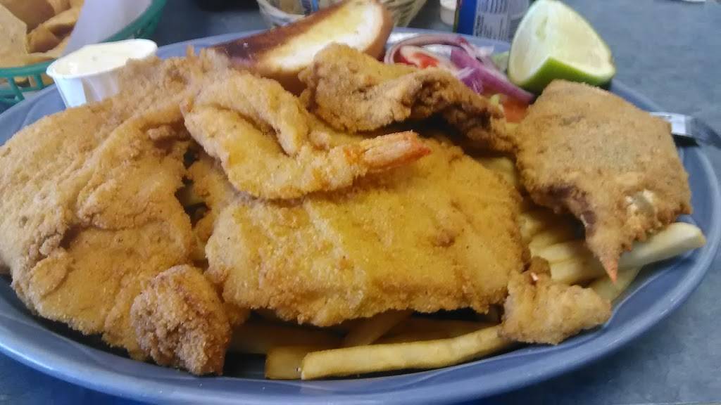 Chilos Seafood Restaurant | restaurant | 8334 Gulf Fwy, Houston, TX 77017, USA | 7136433505 OR +1 713-643-3505