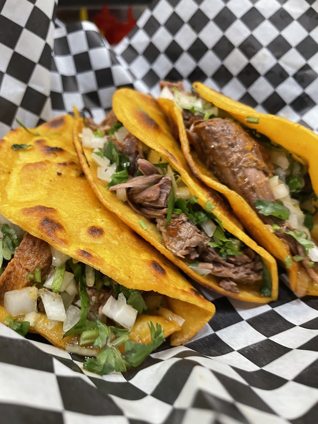 Tacos El Guero | restaurant | 10087 Sierra Ave, Fontana, CA 92335, USA | 9093558582 OR +1 909-355-8582