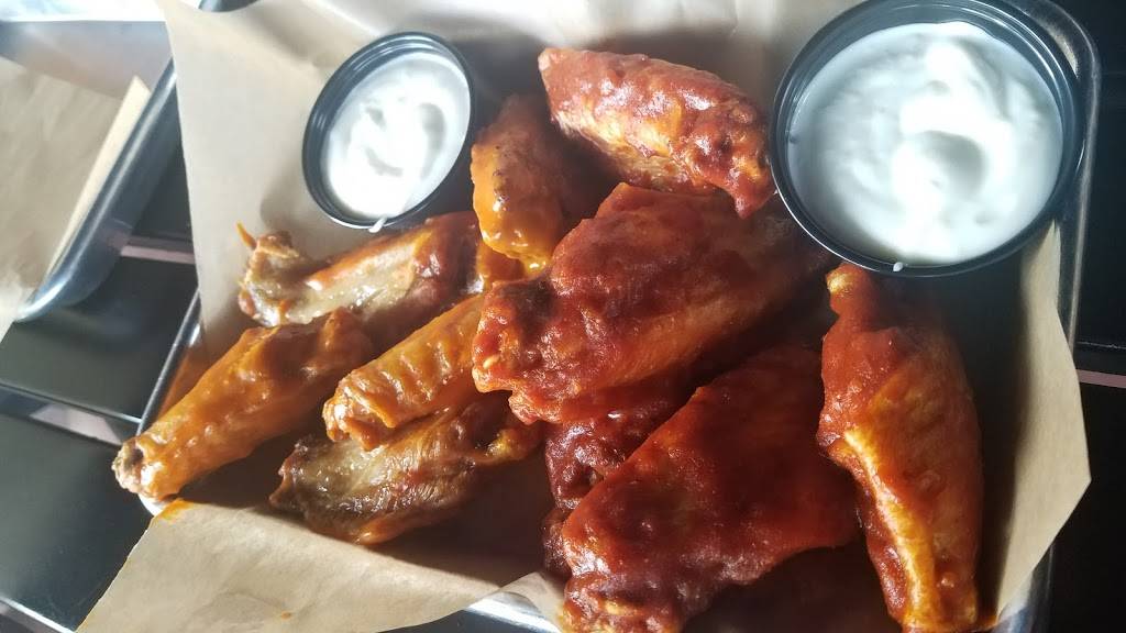 Buffalo Wild Wings | meal takeaway | 37651 Six Mile Rd, Livonia, MI 48152, USA | 7344694400 OR +1 734-469-4400