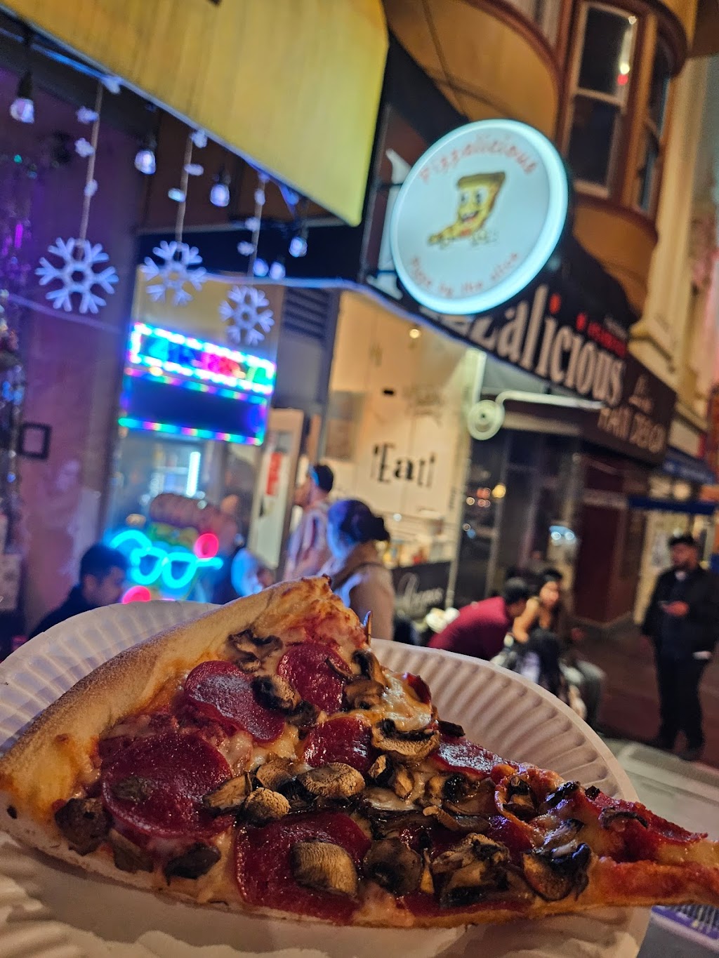 Pizzalicious | restaurant | 417 Castro St, San Francisco, CA 94114, USA | 4156587433 OR +1 415-658-7433