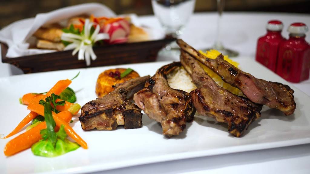 Restaurant Yas | restaurant | 5563 Chemin Upper Lachine, Montréal, QC H4A 2A7, Canada | 5144830303 OR +1 514-483-0303