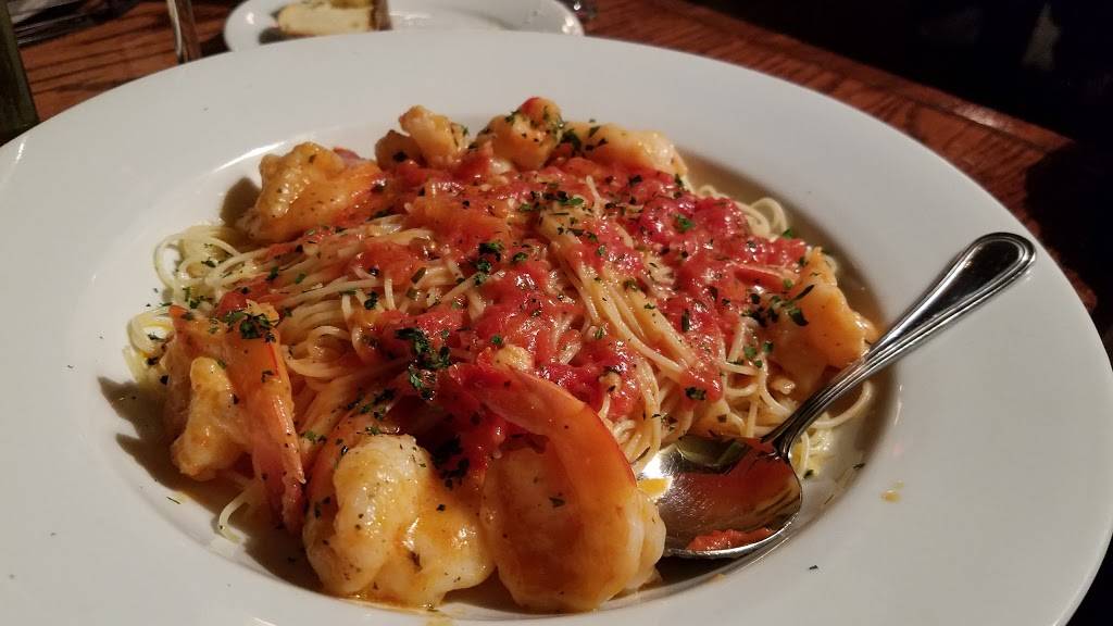 Fratellos Italian Tavern | restaurant | 1050 E Montague Ave, Charleston, SC 29405, USA | 8435545021 OR +1 843-554-5021