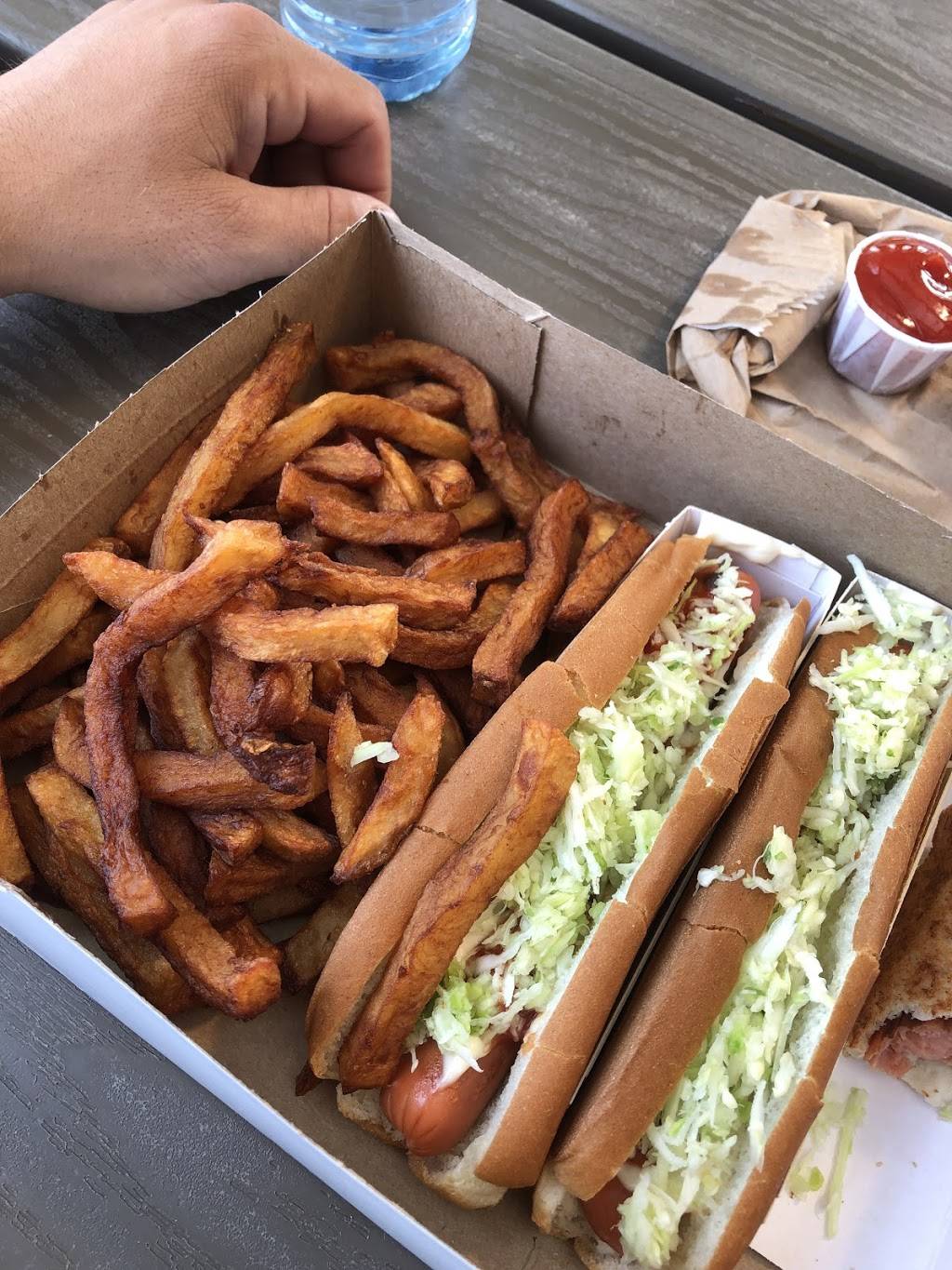 Cantine Bernard | restaurant | 1400 Boulevard Laurier, Sainte-Madeleine, QC J0H 1S0, Canada | 4507953200 OR +1 450-795-3200