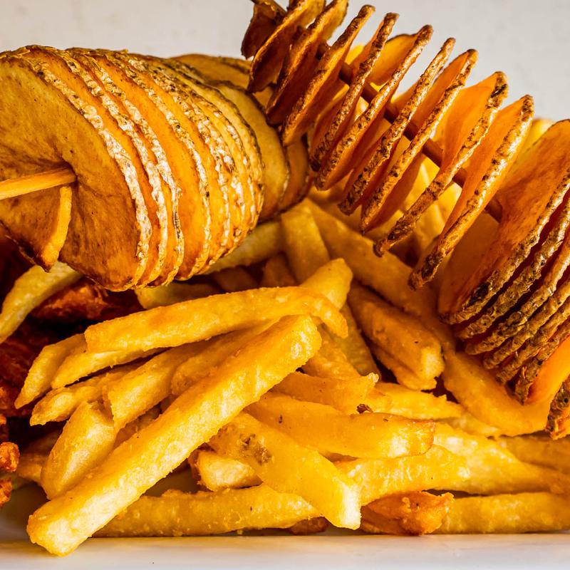 Crepes N Crisps | restaurant | 10001 Chester Ave Suite J, Cleveland, OH 44106, USA | 2162935522 OR +1 216-293-5522