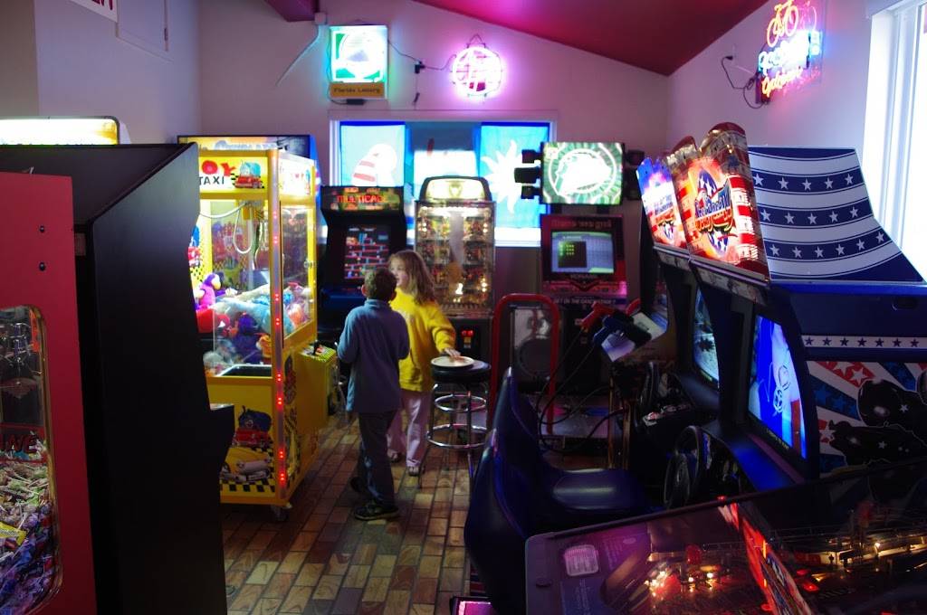 Sport-n-Fun Inc. | restaurant | 30749 Grand River Ave, Farmington, MI 48336, USA | 2484715100 OR +1 248-471-5100