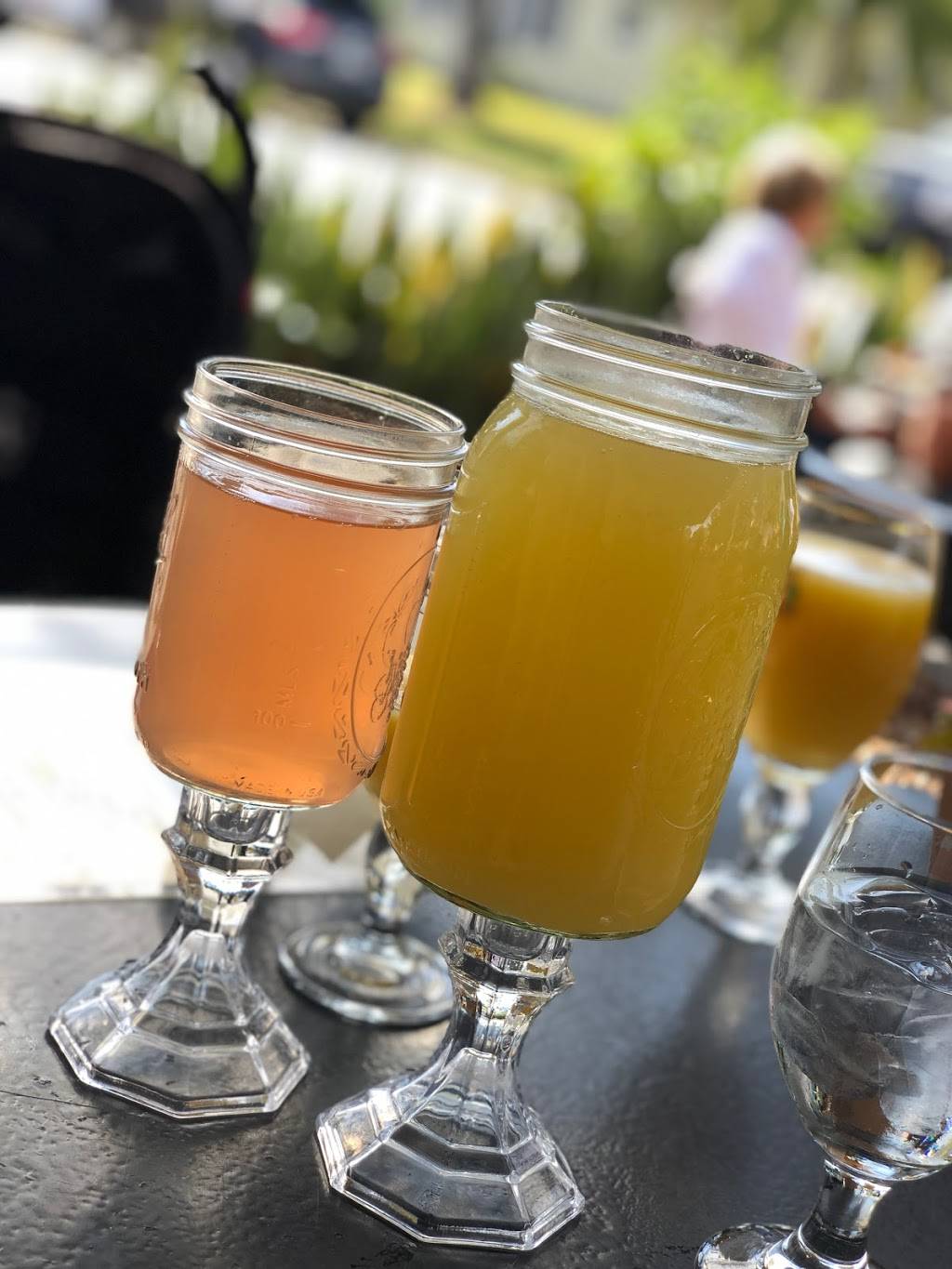 Maxines on Shine | restaurant | 337 North Shine Ave, Orlando, FL 32803, USA | 4076746841 OR +1 407-674-6841