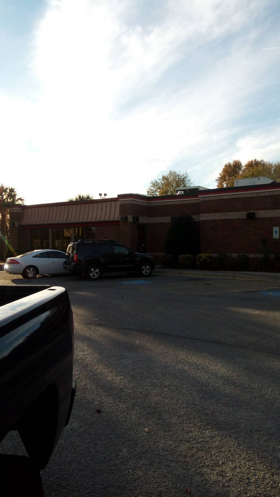 Wendys | restaurant | 7846 Garners Ferry Rd, Columbia, SC 29209, USA | 8036959300 OR +1 803-695-9300