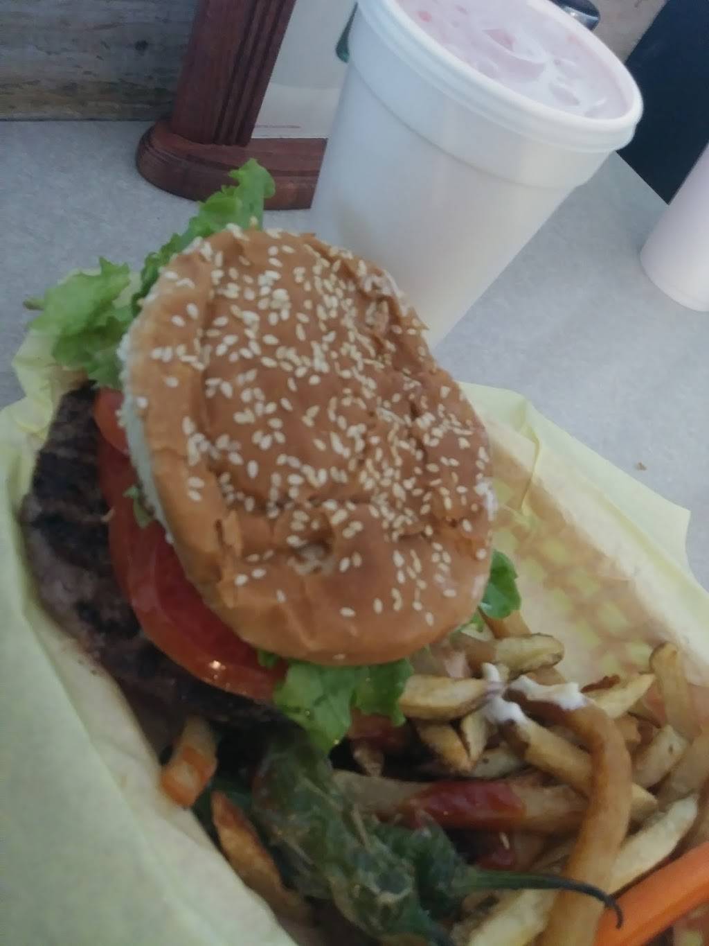 Cousins Burgers | restaurant | 19318 Soledad Canyon Rd, Canyon Country, CA 91351, USA | 6612984200 OR +1 661-298-4200
