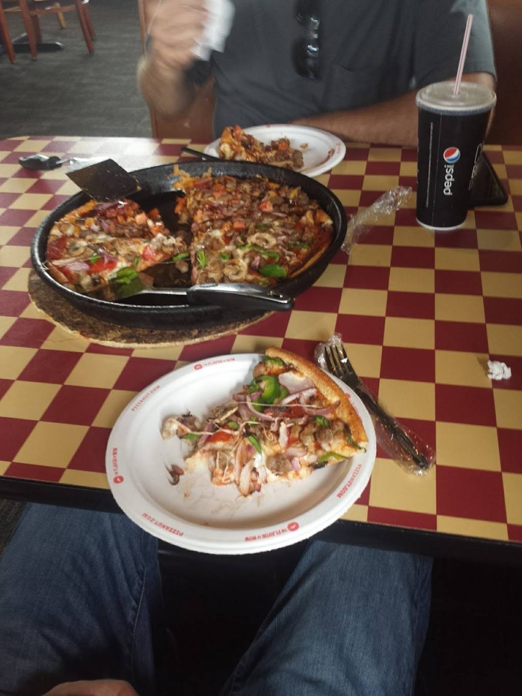 Pizza Hut | meal takeaway | 7131 GA-85, Riverdale, GA 30274, USA | 7709079000 OR +1 770-907-9000