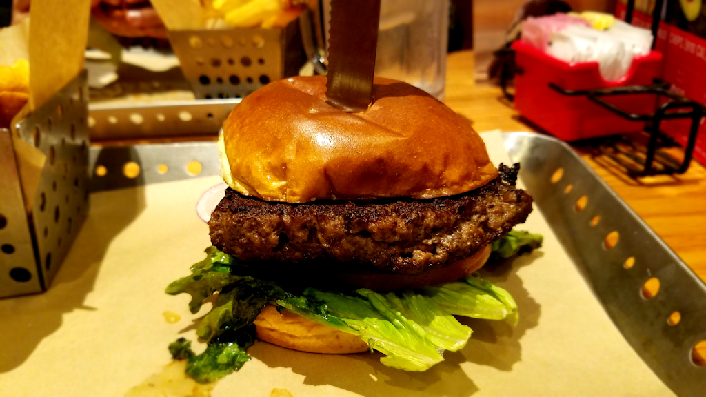 Chilis Grill & Bar | meal takeaway | 899 El Camino Real, San Bruno, CA 94066, USA | 6509522692 OR +1 650-952-2692