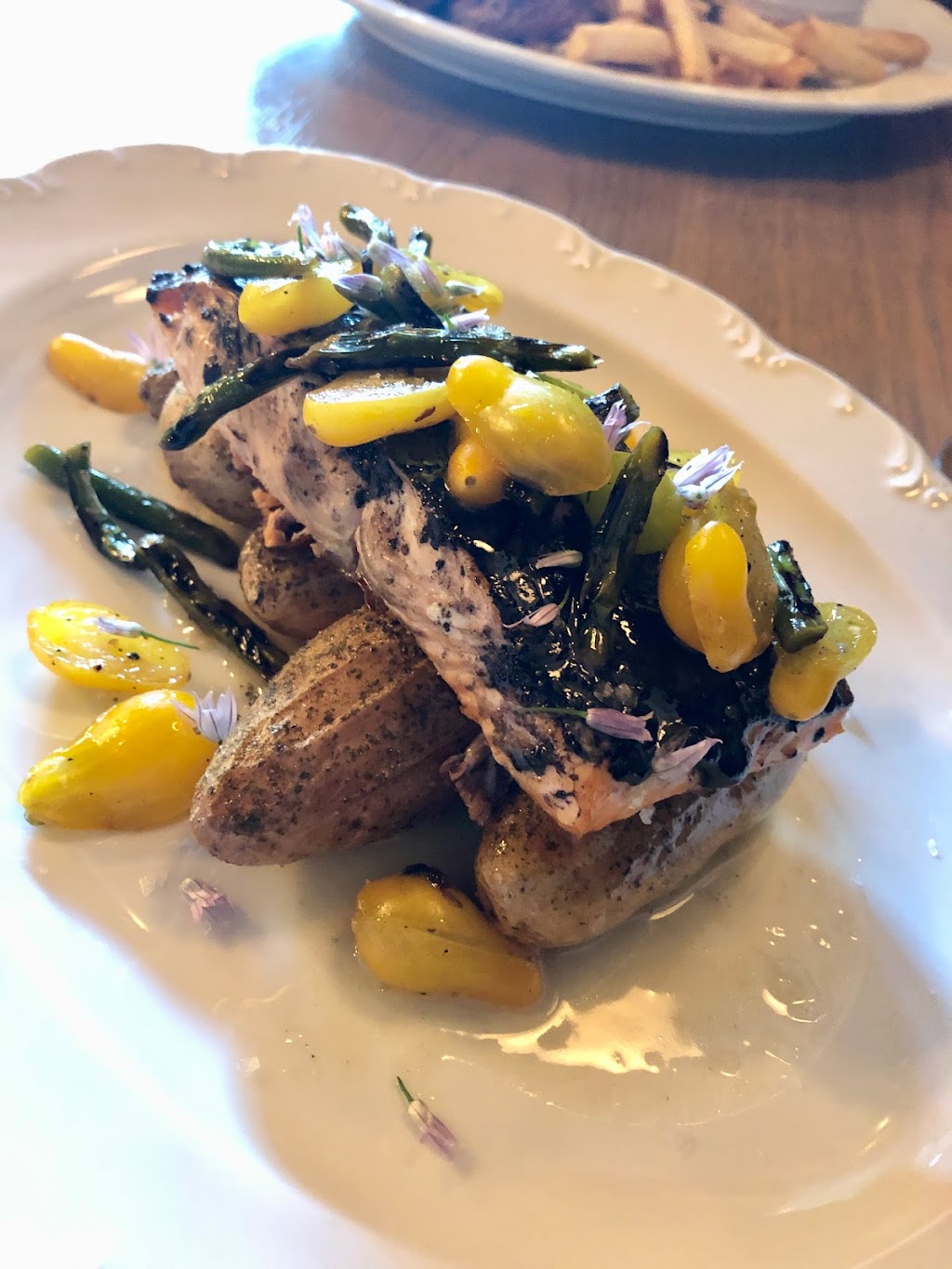 Lola Dining | restaurant | 211 Broad St, Nevada City, CA 95959, USA | 5303627605 OR +1 530-362-7605