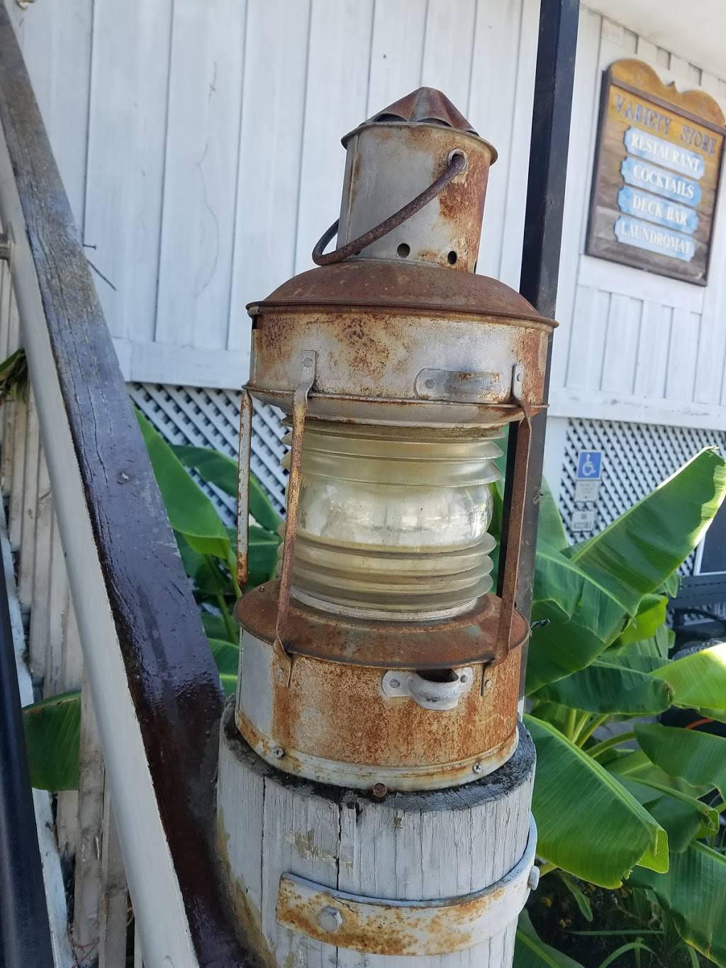 Marina Variety Store Restaurant | restaurant | 9 Lockwood Dr, Charleston, SC 29401, USA | 8437236325 OR +1 843-723-6325