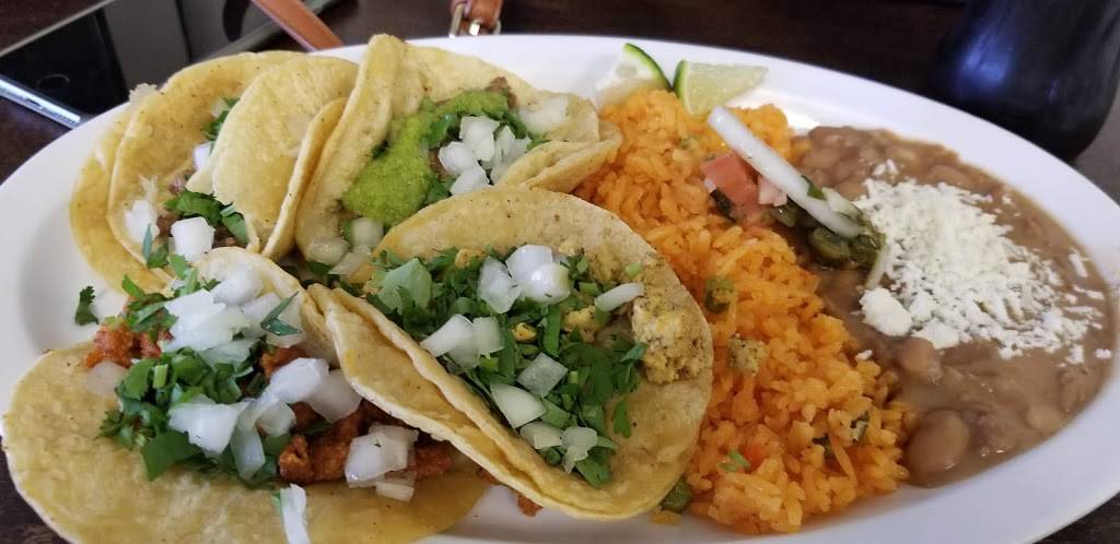 Js Snackland Tacos | restaurant | 2585 Spring Rd SE, Smyrna, GA 30080, USA | 6782131016 OR +1 678-213-1016