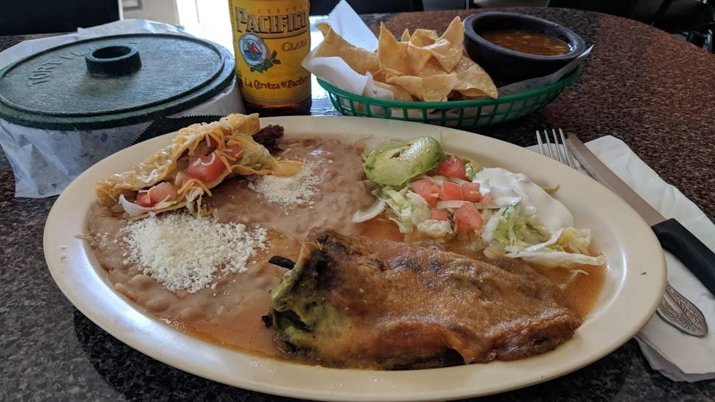 Cenaduria La Gorda | restaurant | 10654 Cedar Ave, Bloomington, CA 92316, USA | 9098771490 OR +1 909-877-1490