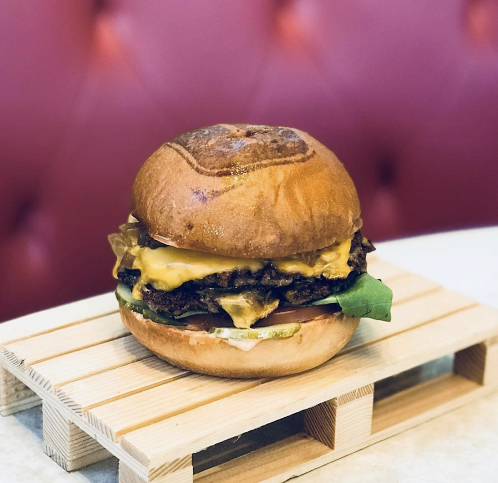 Umami Burger | restaurant | 525 Broadway, Santa Monica, CA 90401, USA | 3104511300 OR +1 310-451-1300